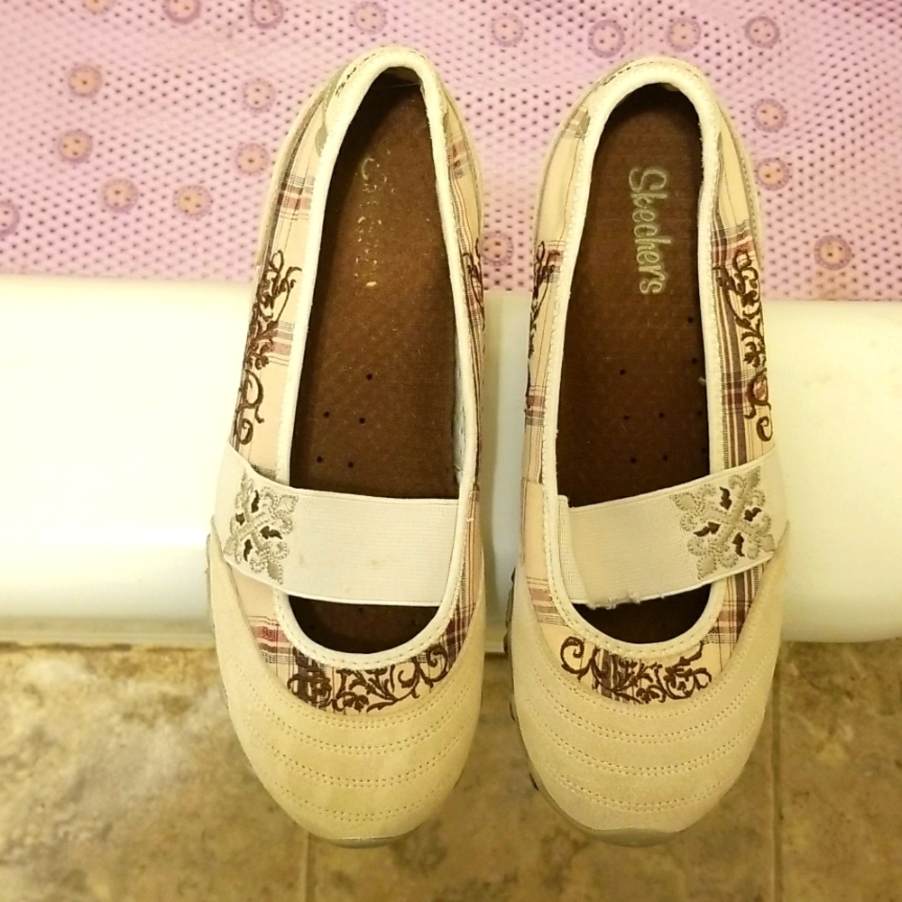 Women's, size 8.5, Brown and Stone colored shoes. COMFORTABLE!